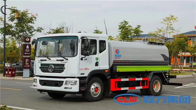 上海東風(fēng)10噸灑水車(chē)目前城區(qū)機(jī)械化作業(yè)率達(dá)71%