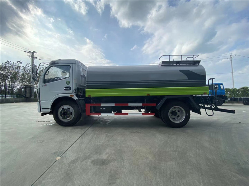 標準化新工藝灑水車帶領(lǐng)城市環(huán)衛(wèi)步入機械化時代