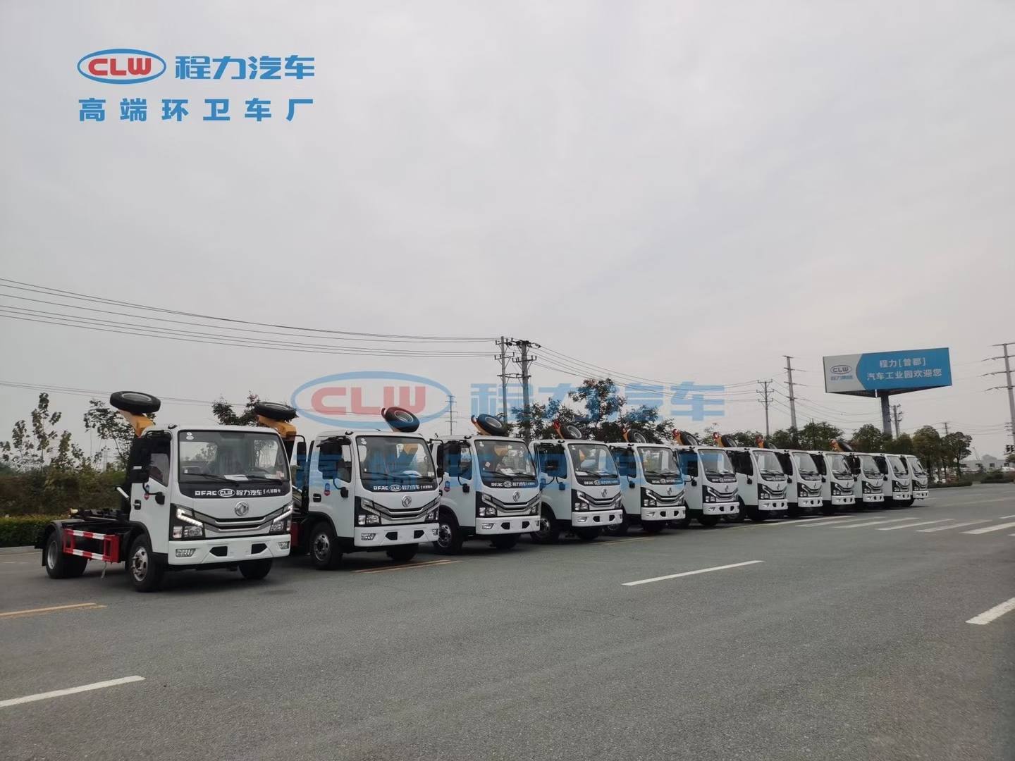 首批12臺(tái)東風(fēng)國(guó)六勾臂垃圾車發(fā)車！