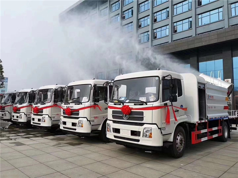 面壁十年圖壁破，練好內(nèi)功立潮頭年終抑塵車、掃路車、壓縮垃圾車批量發(fā)車