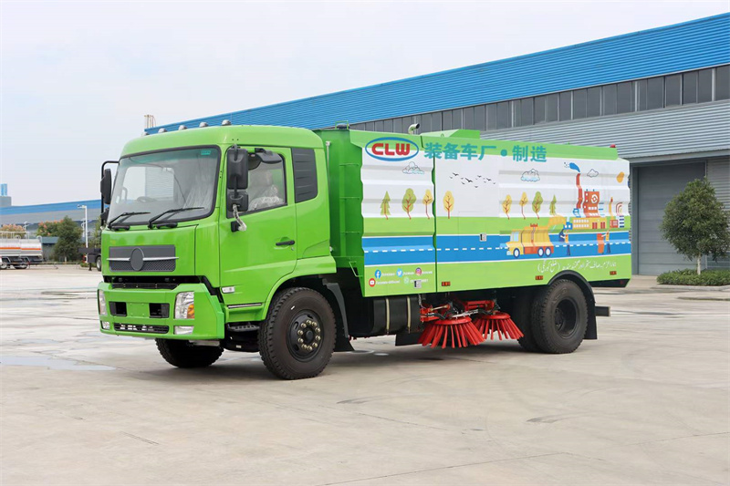程力專(zhuān)汽出口巴基斯坦的掃路車(chē)首臺(tái)涂裝已完成，有點(diǎn)萌萌噠！