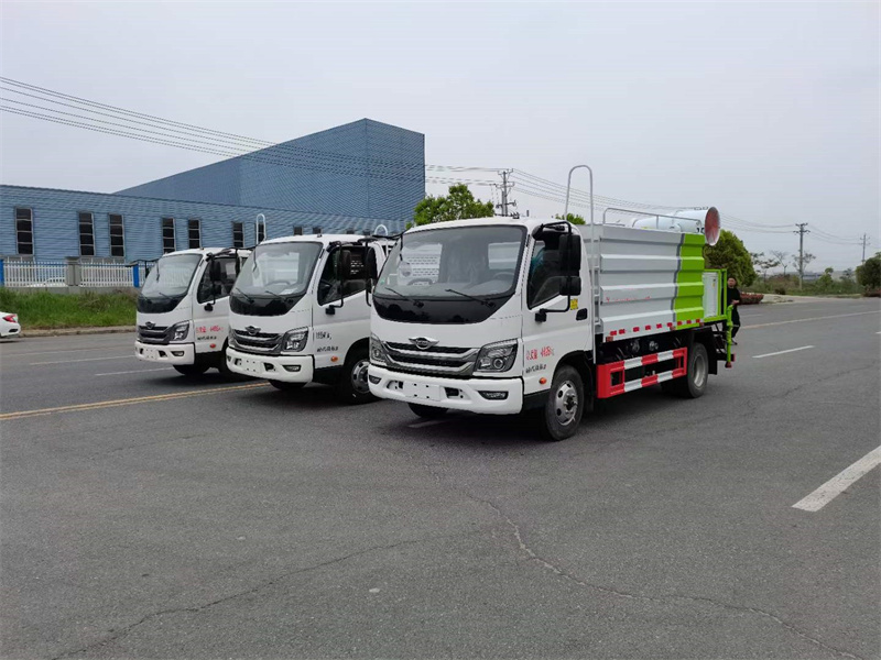 福田領(lǐng)航7方藍牌抑塵車 