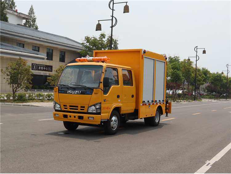 1200立方工程救險車(慶鈴五十鈴救援車帶吊機)