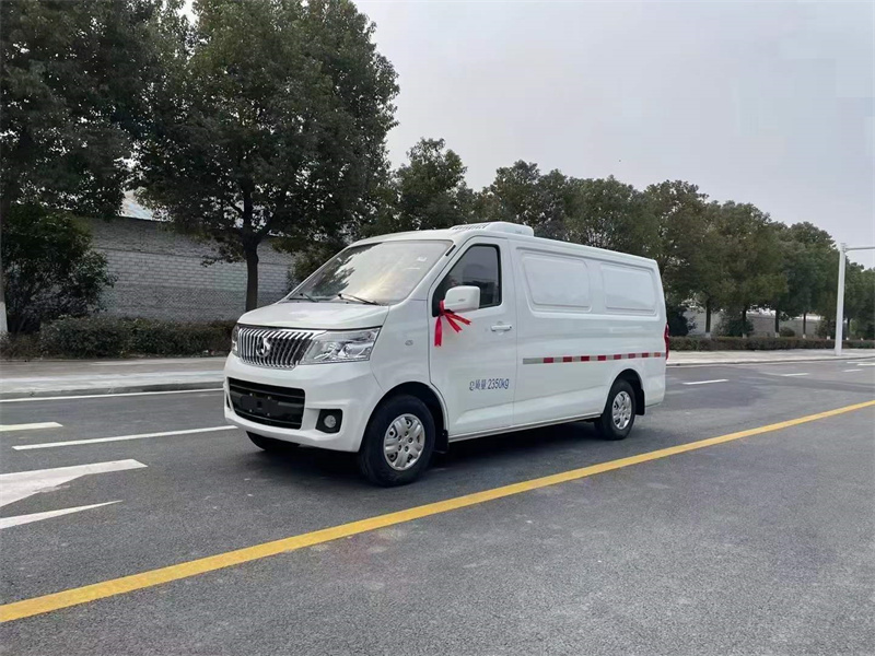 國(guó)六長(zhǎng)安睿行M80冷藏車