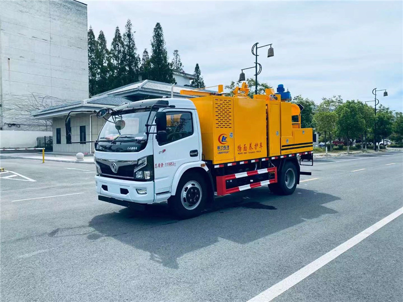 CLW5120TYH6道路綜合養(yǎng)護車